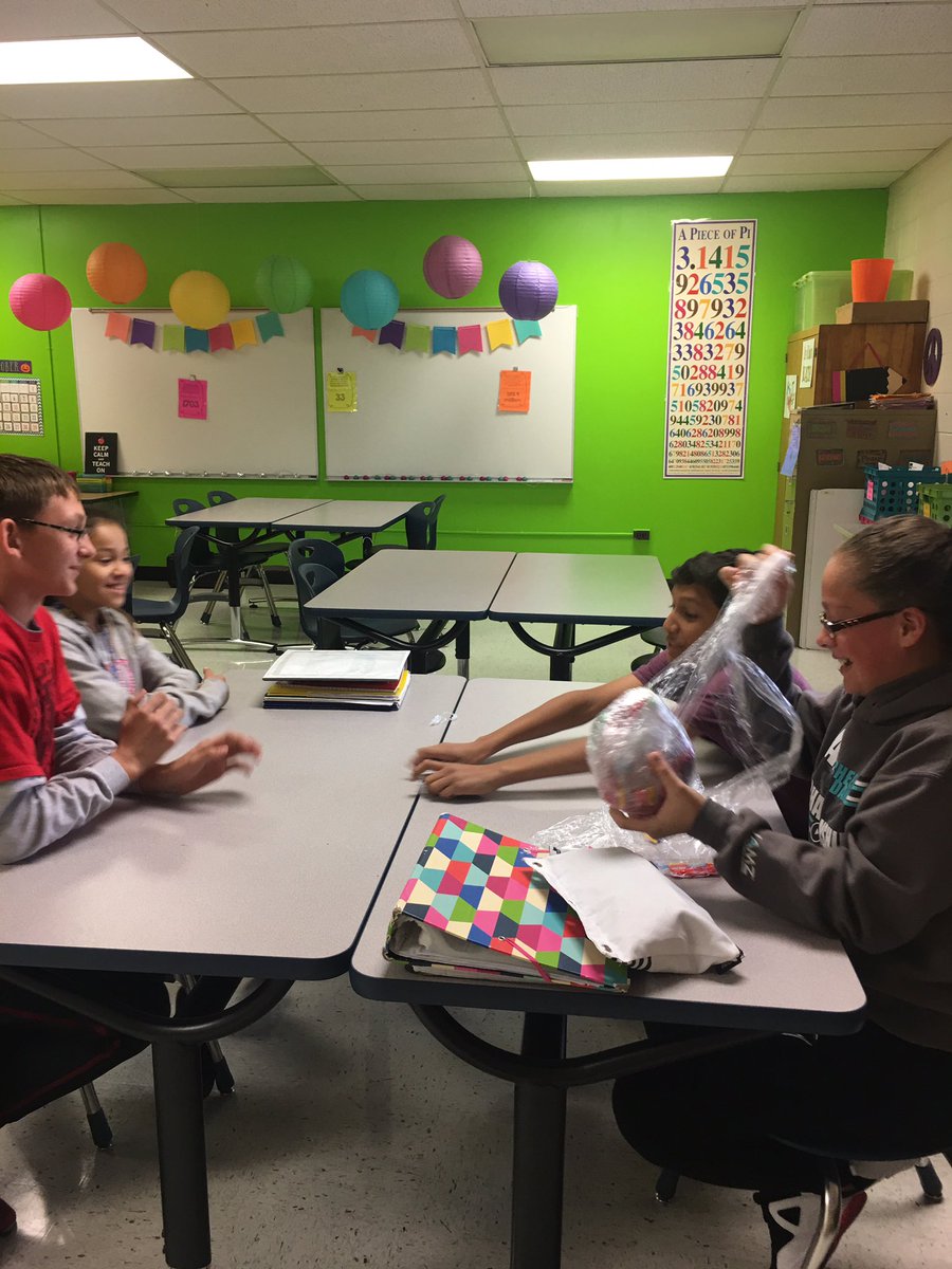 jhroom104's tweet photo. @WDJH_Panthers Time is underway. We are using lots of collaboration and problem solving skills. Great modeling! #wdsd7 #namethatnumber https://t.co/jOkdUsj3xz