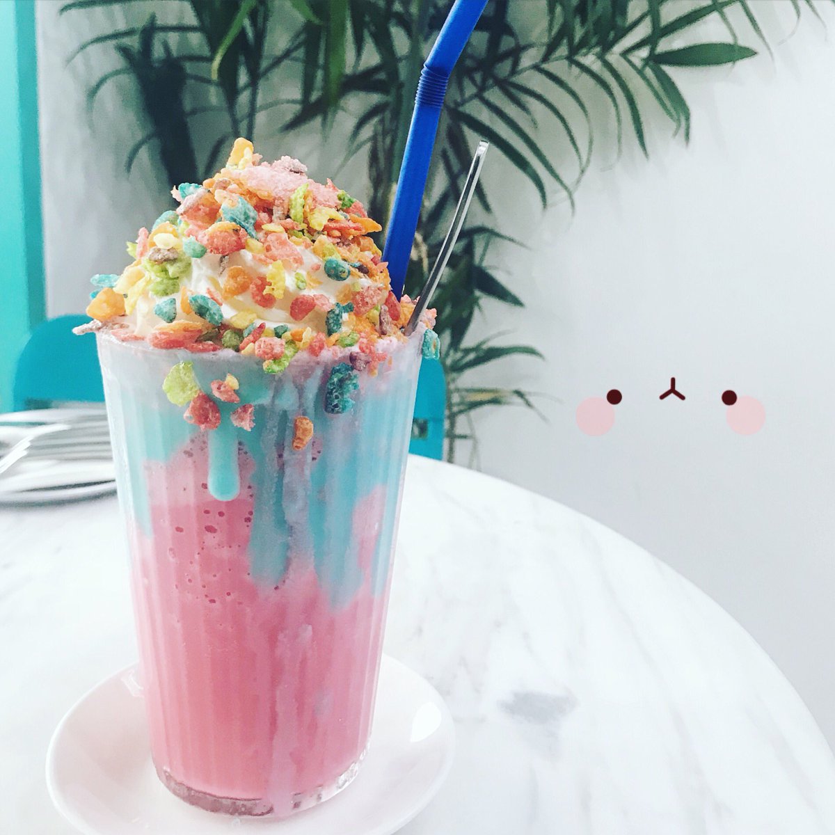destiny_mb's tweet photo. คาเฟ่แรคคูนที่นี่ที่เดียว ที่ร้าน pooltime cafe เด็กๆ น่ารักมากน้าา มาเล่นด้วยกันเยอะๆ ของอร่อยที่นี่ก็ห้ามพลาดด #pooltimecafe #อร่อยไปเเดก https://t.co/K17wbxsPdf