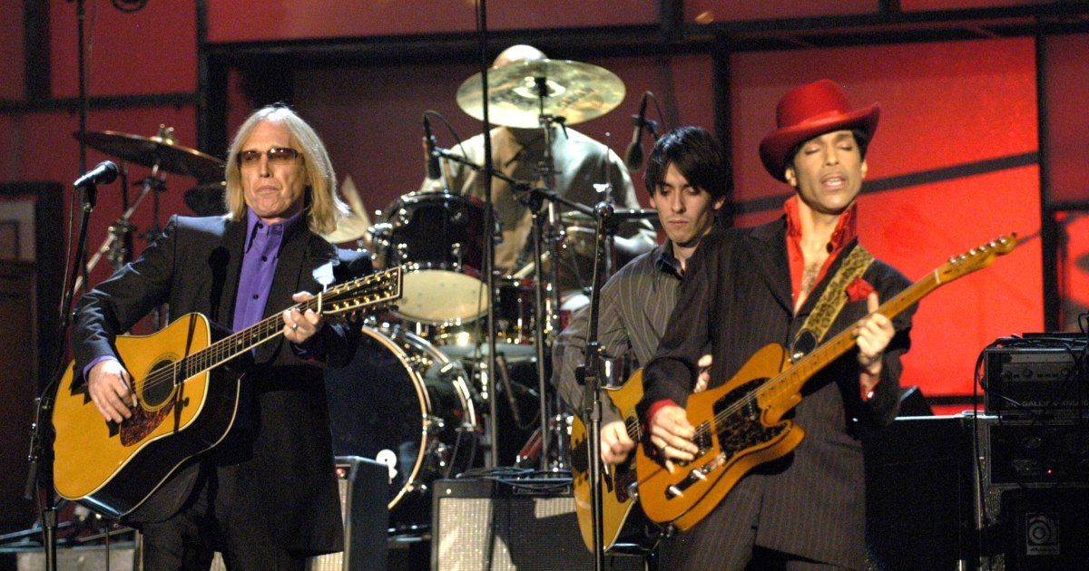 TheRhapsodyCom's tweet photo. Revisit Tom Petty and Prince's classic performance of 'While My Guitar Gently Weeps' https://t.co/K9Ww7iuspe #RIPTomPetty https://t.co/S2aQsIV6Nd