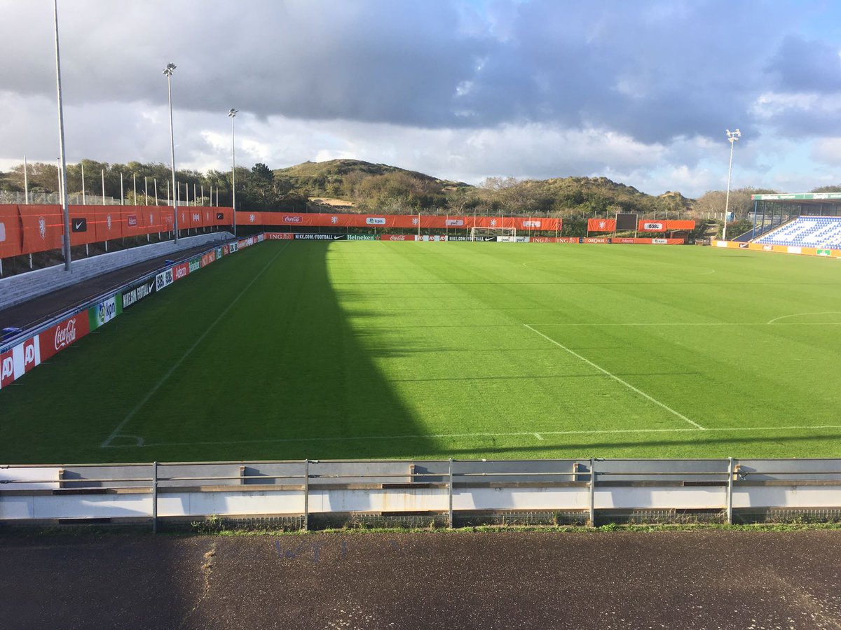 SportsExposure's tweet image. Namens de @KNVB heeft @SportsExposure de aankleding verzorgd van het trainingscomplex van @OnsOranje @KvvQuickBoys #kwalificatie #WK2018