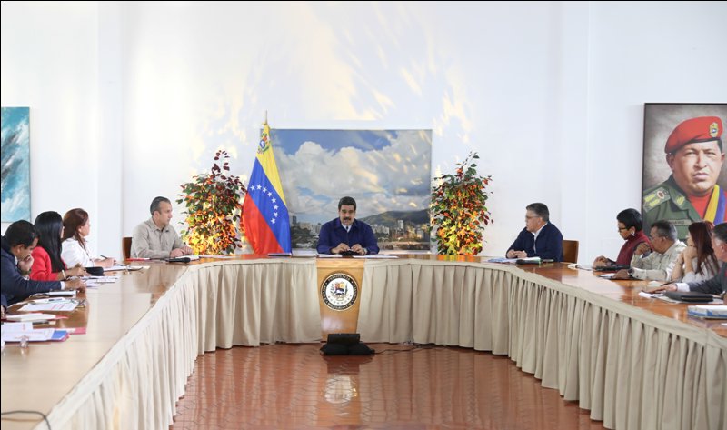 mineducacion_ve's tweet photo. Presidente @NicolasMaduro aprobó recursos para desarrollar proyectos en 11 estados del país (Leer+) https://t.co/yjy2gZn16Z https://t.co/WM4X5q8XzQ