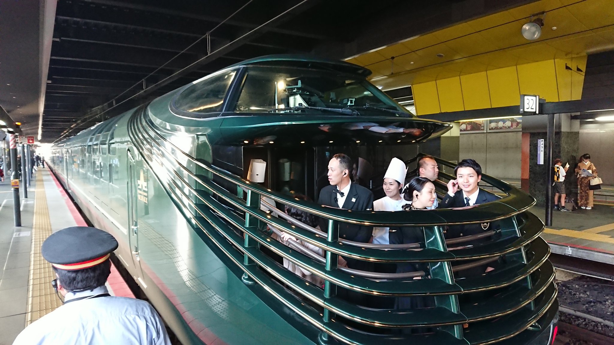 Eamon Ryan And The Public Transport System Is Second To None What Are The Chances Of Irishrail Getting One Of These Trains Japan Twilightexpress T Co Pznavxxeqb Twitter