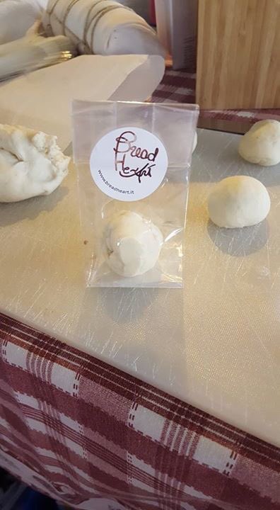 BreadHe_Art's tweet photo. SAVE THE DATE 📌 📆 23 ottobre ⌚ alle ore 21.00!
📍 Corso online gratuito sul sito GreenMe sull’uso della pasta madre:  https://t.co/kNxeqNtNGJ https://t.co/wODJB2Xoin