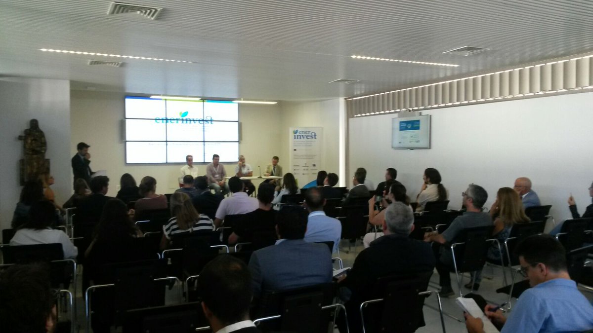 EsEnerInvest's tweet photo. Tras las exposiciones se generan consultas y entre el público asistente. Aparecen modelos replicables para proyectos @EsEnerInvest Gracias!! https://t.co/WGN40pzs2M