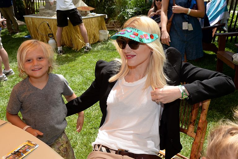 17 photos of that prove she\s the ultimate rock star mom:  