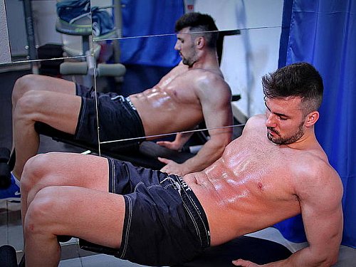 #Gay #MuscleCam Ernie Gold Live! Now at https://t.co/zDbZsDQpqD! https://t.co/YqKXHz1xKf