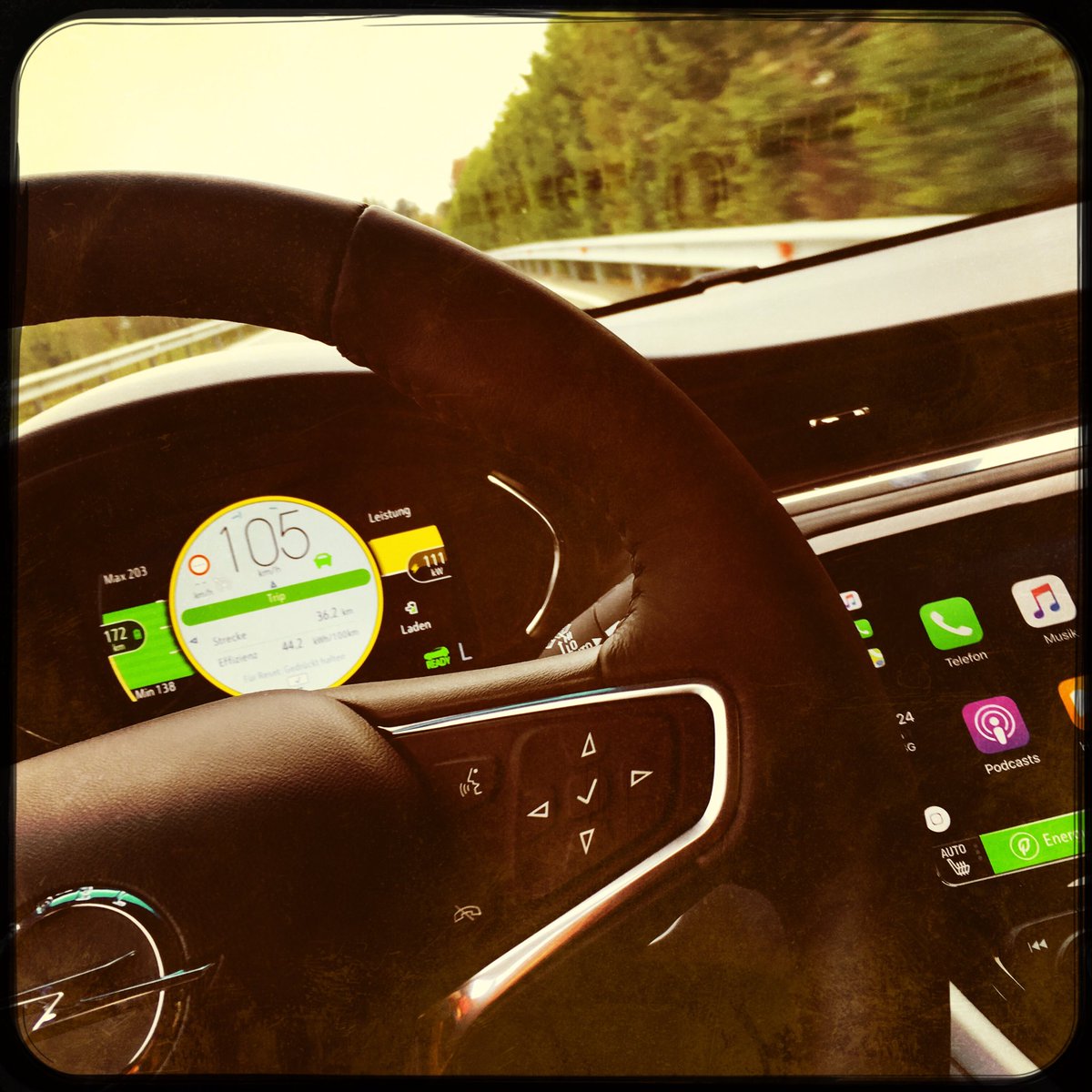tomdrechsler's tweet photo. Amazing driving experience @autobild #DGL in the brand new @Opel Ampera E https://t.co/99PKgr4bfI