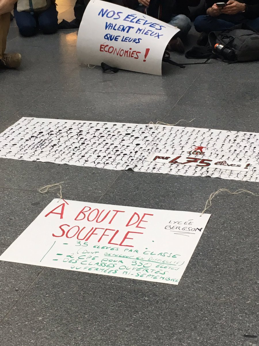 murdzasia's tweet photo. En attendant la réponse du rectorat #besoinsdebergson #monlyceevacraquer #bergson #EnoughIsEnough https://t.co/dLcFCDgcJM