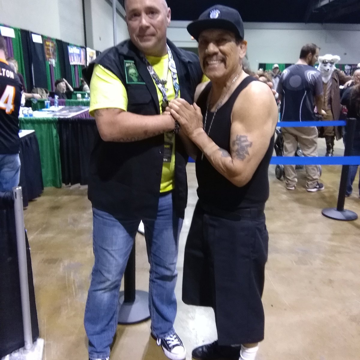 BourbonBeer's tweet photo. @officialDannyT awesome to meet you   great time @TheScarefest https://t.co/dGxFZYhYqx