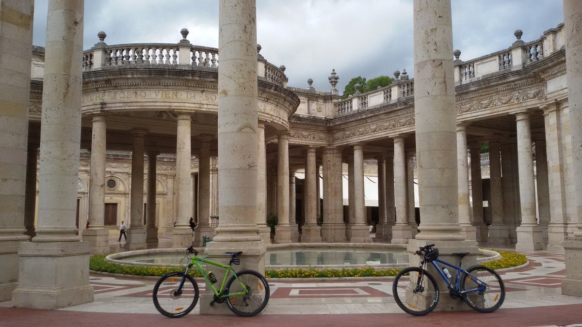 turistipercaso's tweet photo. Il #diariodiviaggio di Mara Scollo in MTB nella zona di #Montecatini con gli ambassador di #ItaliaSlowTour → https://t.co/2vuorforqG https://t.co/v4BWTee9gd
