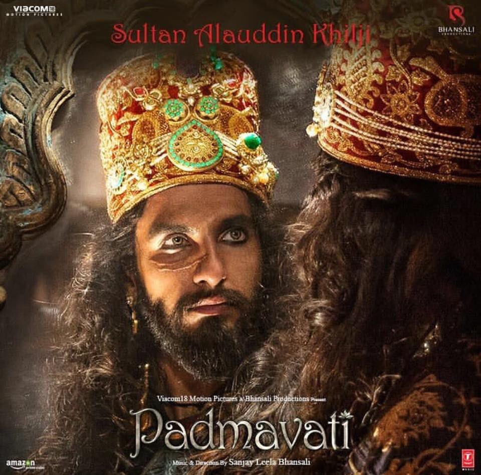ct_bollywood's tweet photo. From his kohl-lined eyes to the unmanageable tresses as #Khilji, everything shouts a spirit hard to control! #RanveerOfficial #Padmavati https://t.co/Mu1jCWohSh