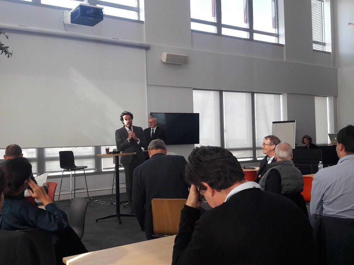 AdrienPageot's tweet photo. Ouverture de la conférence de presse autour de la stratégie du groupe #SNCF #TeamSNCF https://t.co/hKBUmq9wfA