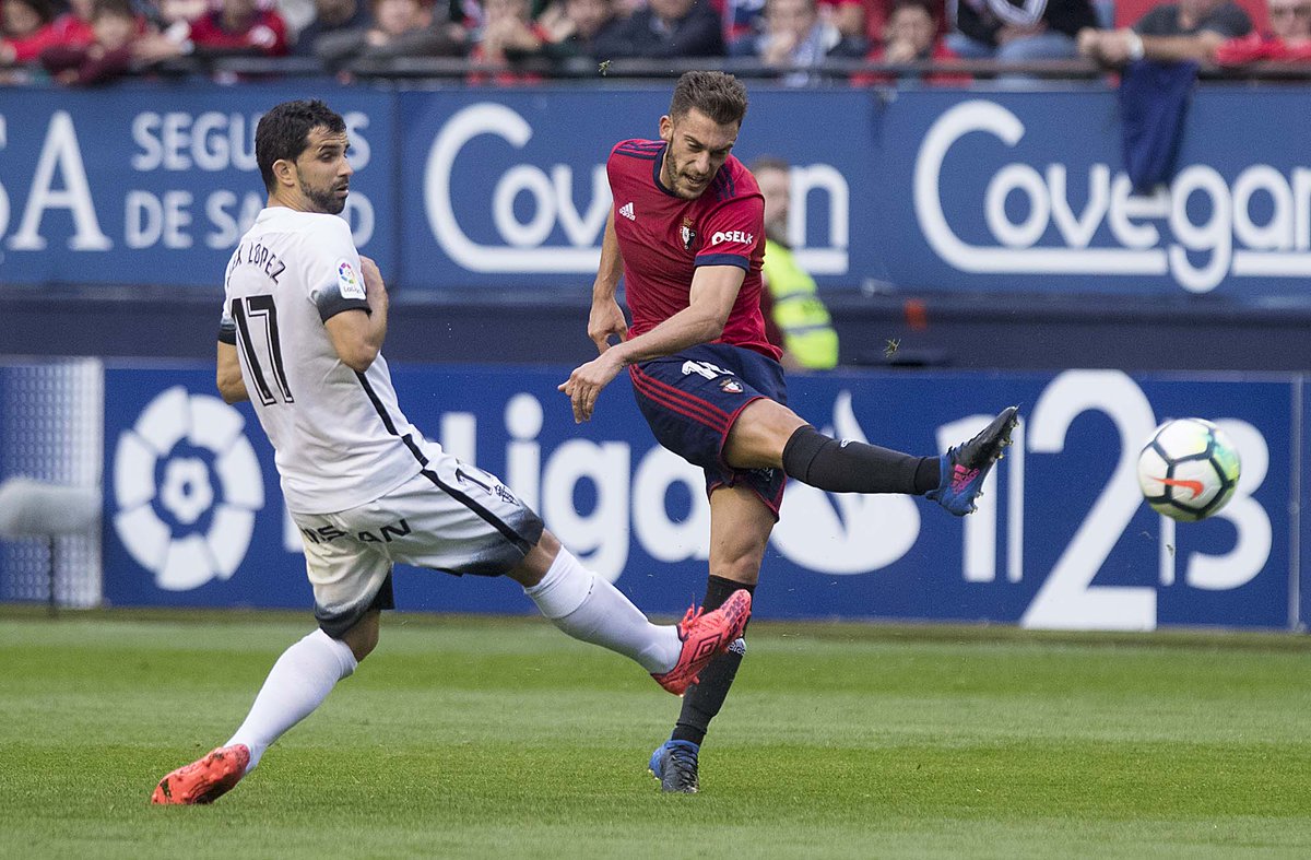 Osasuna's tweet photo. ⭐️ Roberto Torres, nominado a mejor jugador de la séptima jornada en #LaLiga123. 😊

¡Vótale aquí! 👉 https://t.co/vSda2KNjto https://t.co/Om2A28X2qL