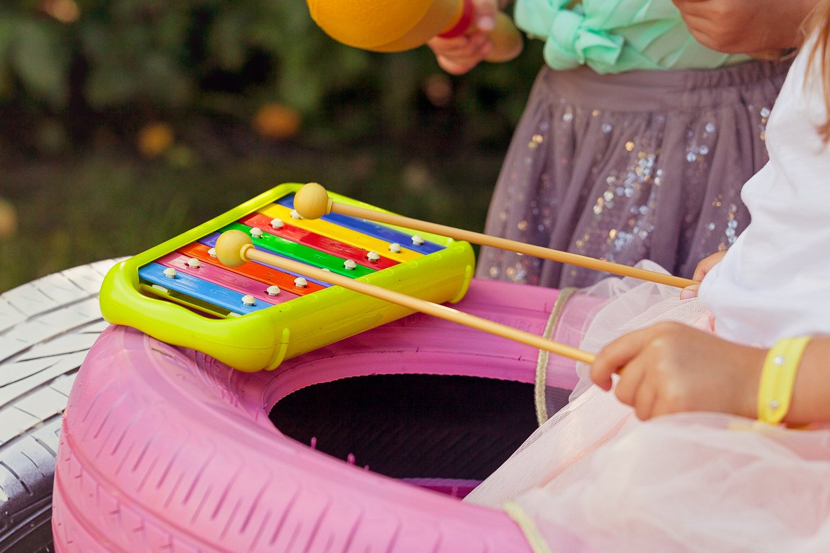 Mini Musica tomorrow in United Reformed Church, Twick. Green. Free taster! Join with your toddler :) www,mini-musica.com