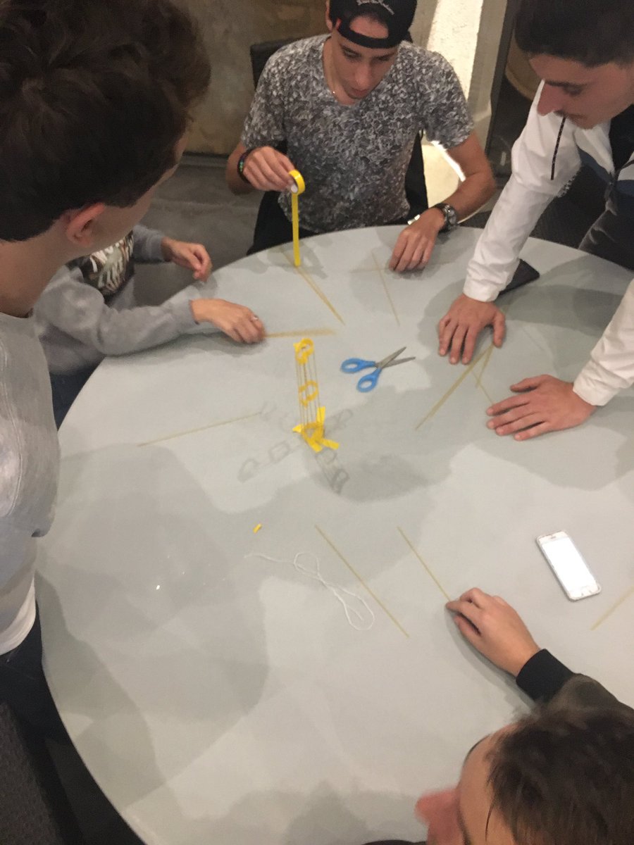 InnoVanProject's tweet image. Marshmallow Challenge with 200 students. #Innovation at School ☀️