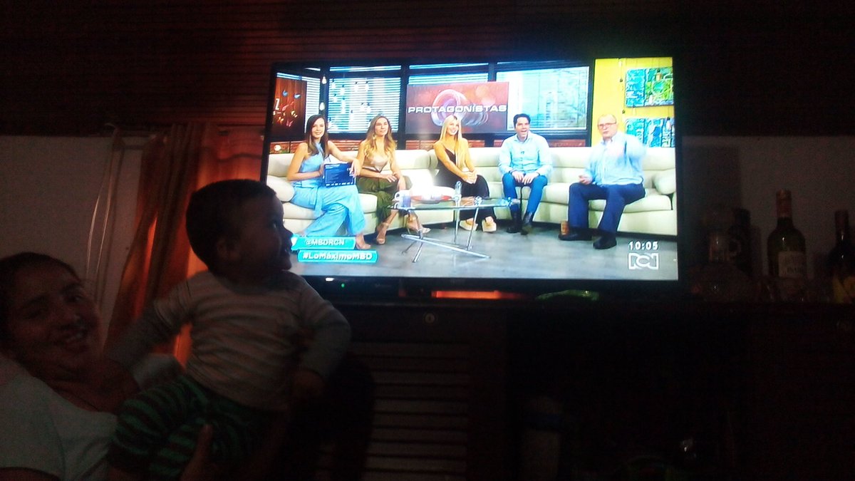 andreamarin425's tweet photo. @MBDRCN #LoMaximoMBD los quiero mucho gracias por alegrar nuestras mañanas https://t.co/emyoCnNUzW
