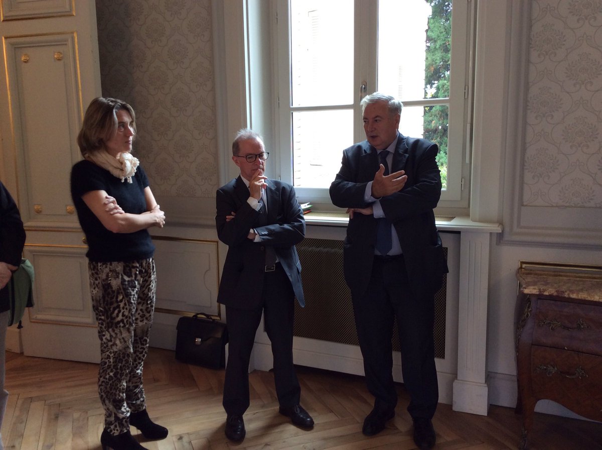 Prefet74's tweet photo. Michel Luque directeur adjoint #ddpp74 salué par @Prefet74 et ses collègues pour son départ à la retraite https://t.co/Vle1bSAieq