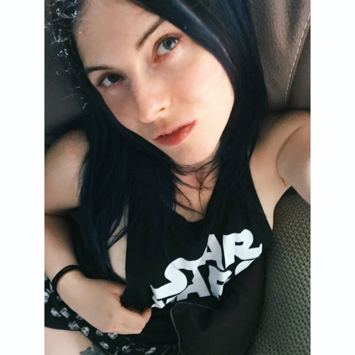 REGINA_KQ's tweet photo. May The Force Be With You! #starwars #nerd #nerdygirl #jedi @SuicideGirls @hopefulsgs #suicidegirls #hopefulsuicidegirls #selfie #flirty https://t.co/LJAZ8FiEEY
