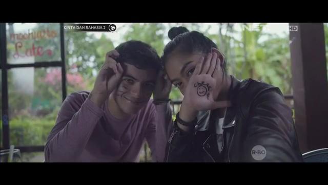 mdtvindonesia's tweet photo. Makin mesra aja nih!
Tinggal tunggu jadiannya aja kali ya, min?😜
@cintarahasiaNET #CDR2NET_37 https://t.co/9muK0El2hH