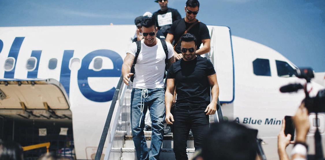 nacion's tweet photo. Luis Fonsi, Chayanne y Ricky Martin llegan a Puerto Rico para ayudar https://t.co/0lOIPpzOGM https://t.co/td3QEPZWjz