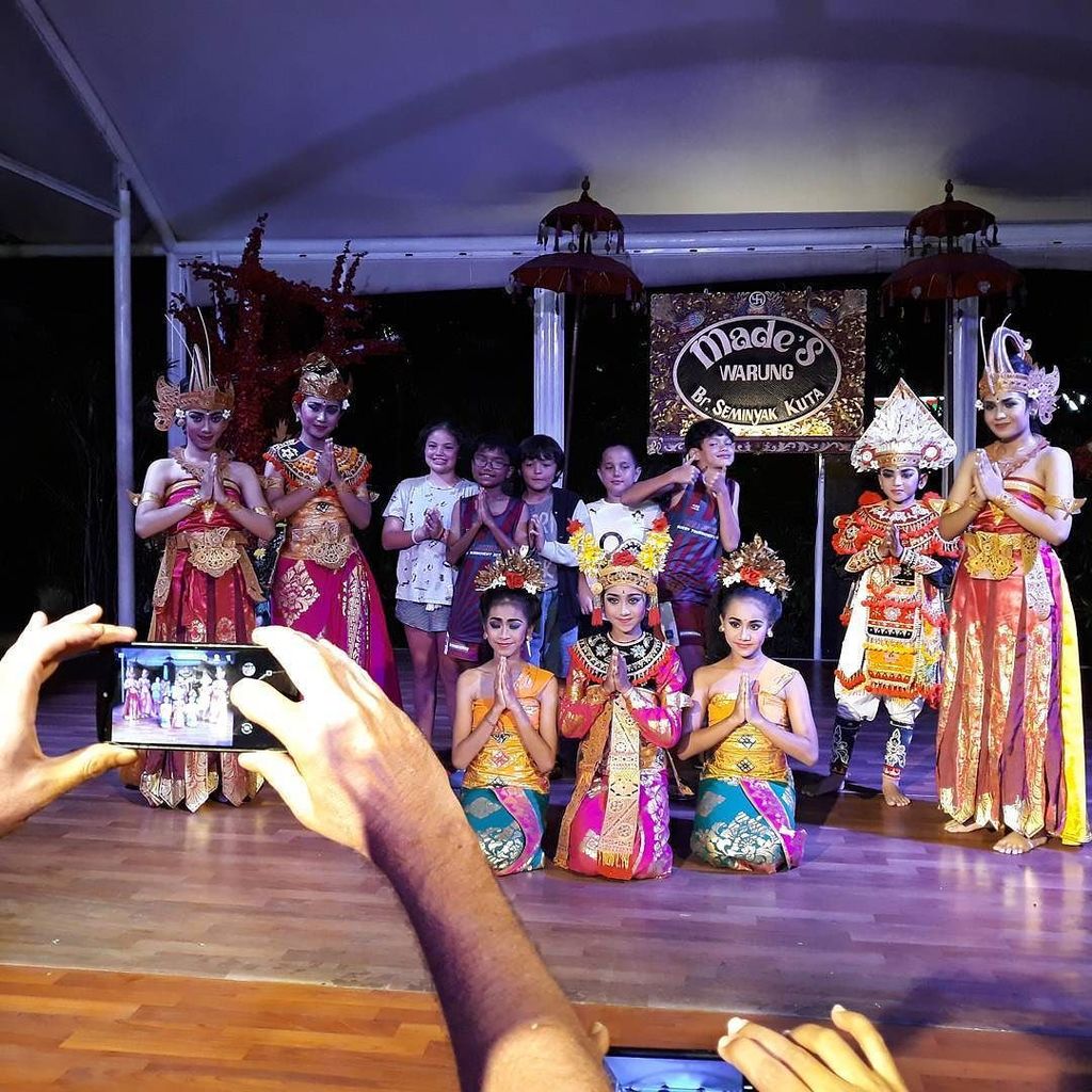 madeswarung's tweet photo. The beautiful balinese dancers are going to perform tonight, you can take a pictures with them after performances.… https://t.co/mcZncnsrma https://t.co/nW5lwFI4zl