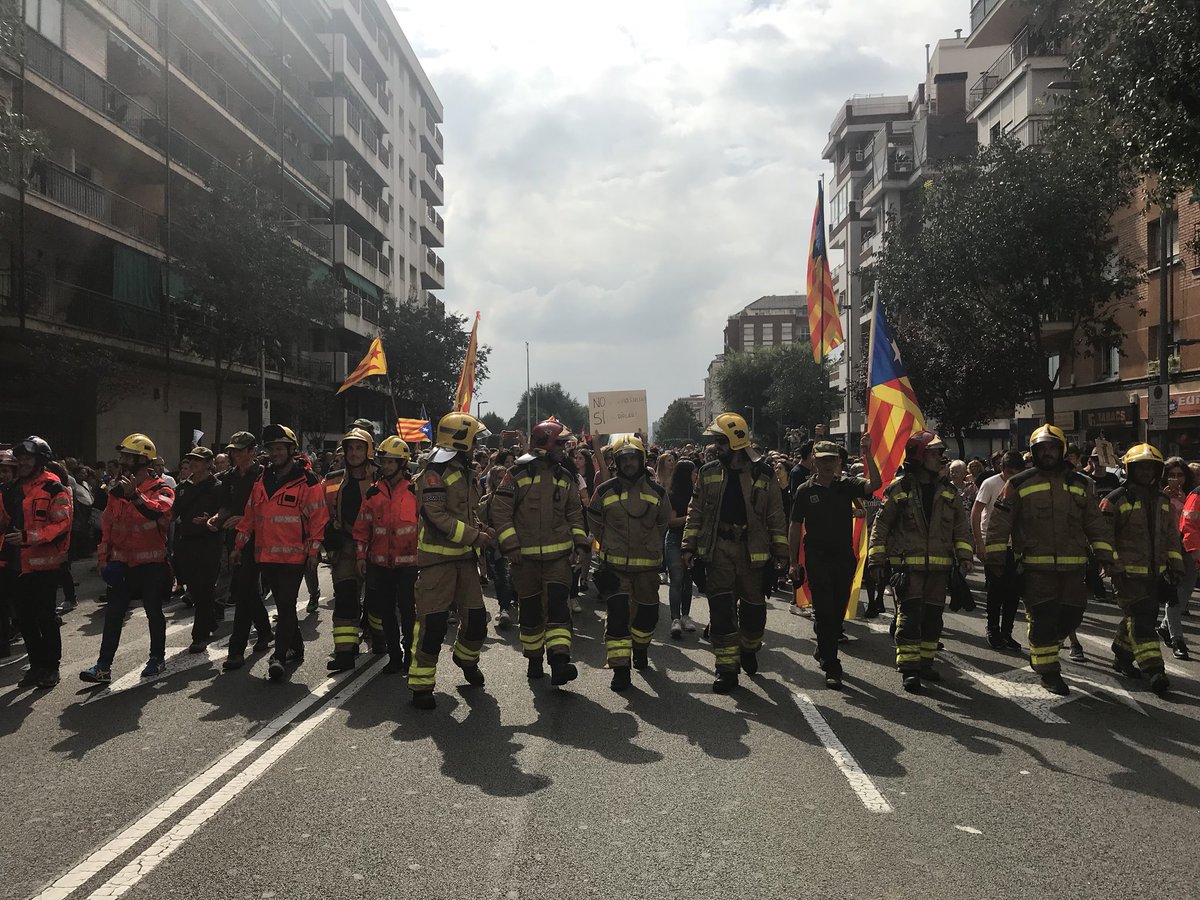 ignorantignorat's tweet photo. Comença la manifestació a #Granollers. https://t.co/cjiLqssnMC
