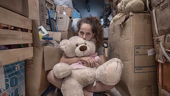 SpettacoloNews1's tweet photo. “Il Cratere”: ecco il film dei registi Silvia Luzi e Luca Bellino - https://t.co/YLJoUeOdZR #3ottobre #FestivalDi... https://t.co/dUveE3AvMd
