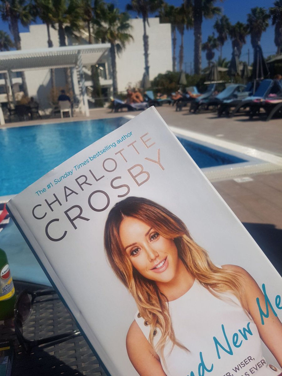 BethanyGentry's tweet photo. Can not put this down, already half way through and it's only been a day 👏 @Charlottegshore #jemapellesuckmybell #heartofcandyfloss https://t.co/T4tOSqzHb2