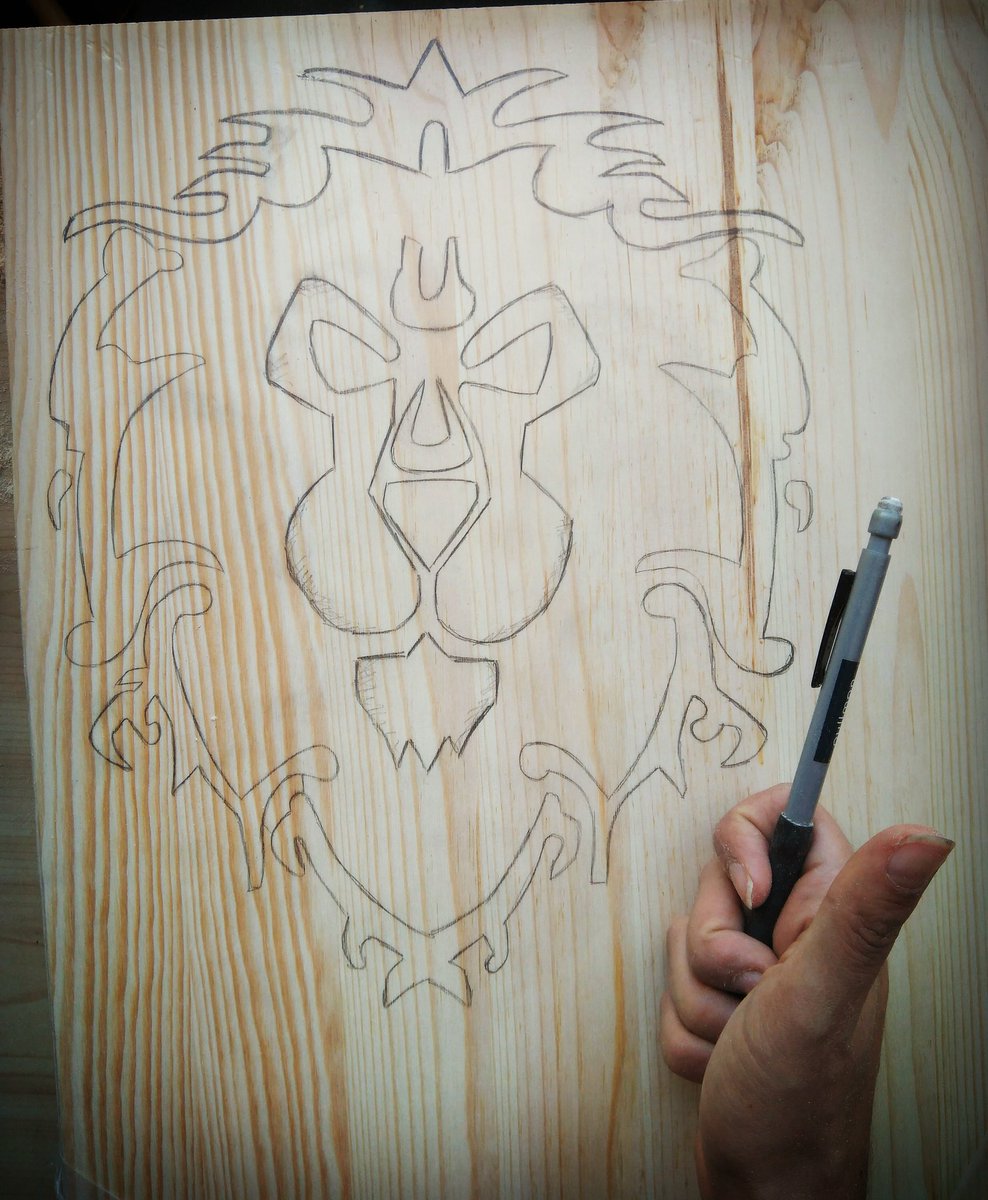 iamvickyart's tweet photo. Pam!!! Ahora a por ese símbolo de la alianza! 💪 Que dicen que no hay! Vais a permitirlo?!

#woodworking #worldofwarcraft #alianza #Vickyart https://t.co/A3scaUU8O5