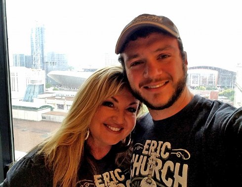 DailyMirror's tweet photo. 'He saved my life, I felt him get shot in the back': Husband died protecting wife at Las Vegas music festival https://t.co/vF5h76nuwr https://t.co/GmQfC25h5y