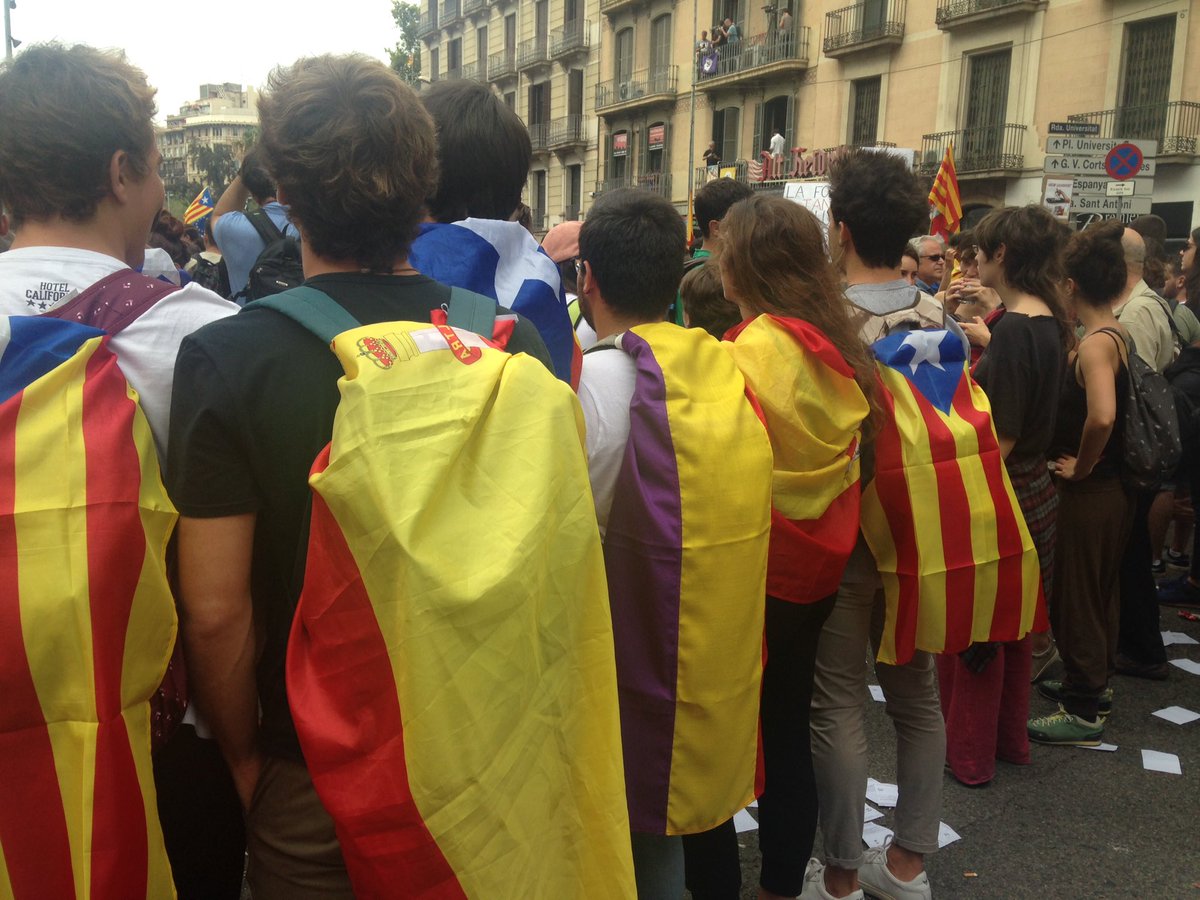 manolomelkor's tweet photo. Para que luego digan que solo hay independentistas #VagaGeneral #3oct #vagageneral3O #HuelgaCatalunaESP #30ctAR https://t.co/FBu3iZ2RW4