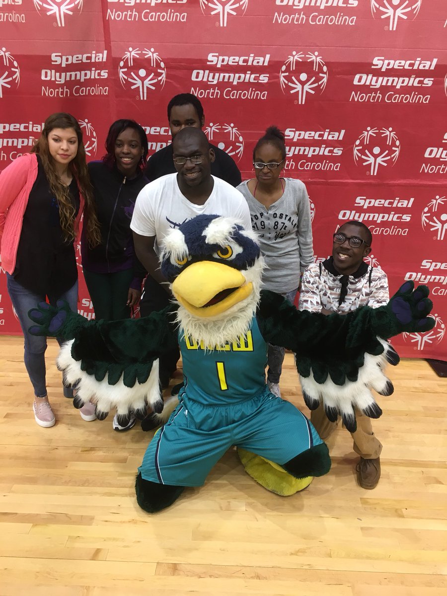 LBfromSONC's tweet photo. Look who came to MedFest! @SONC_BeAFan @UNCWilmington #SammyTheSeahawk https://t.co/zuFQa4v7Be