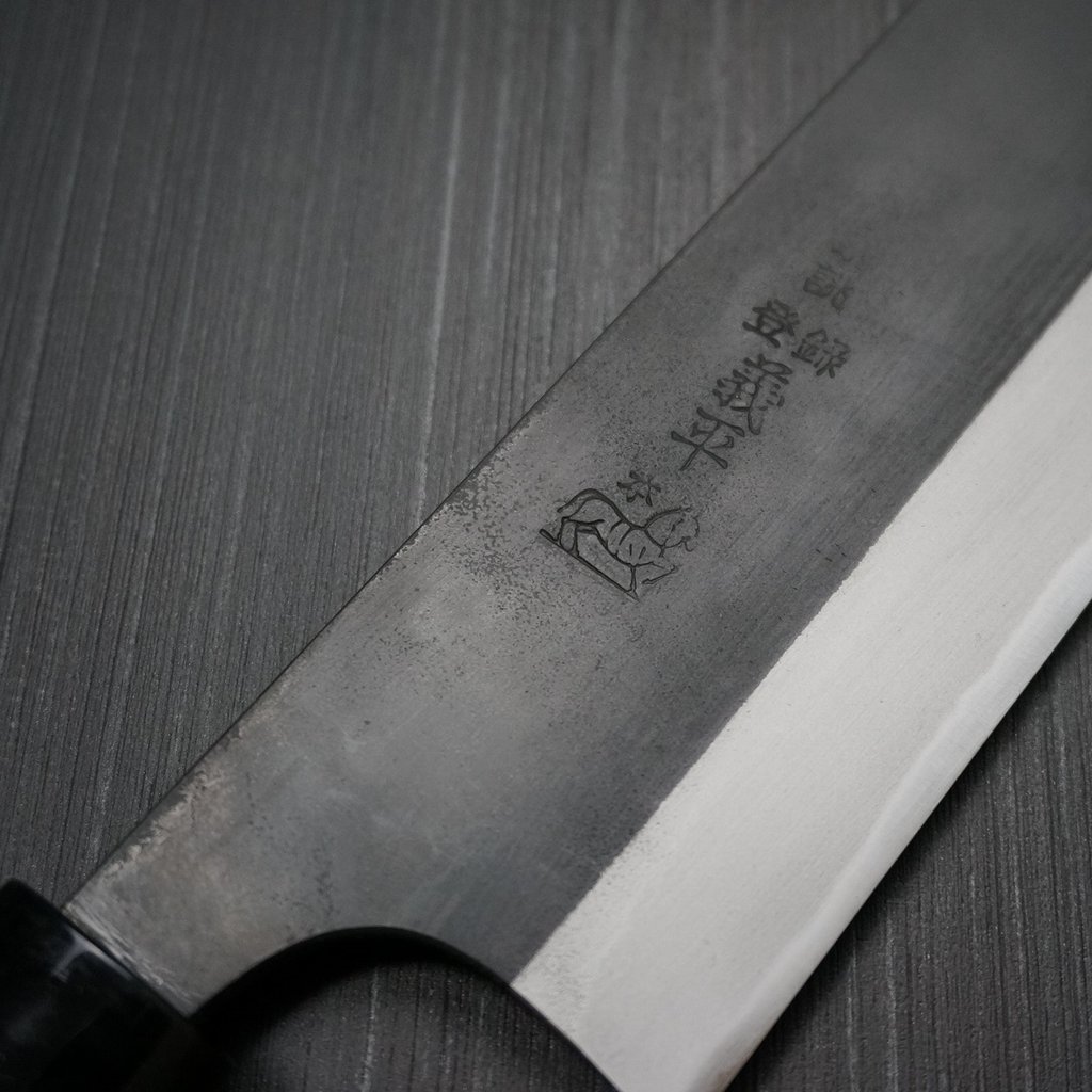 chefslocker's tweet photo. #Black is Back! We love the detail of these #Shirogami white steel blades from a small supplier in #Sanjo City #Japan #ChefsKnives #Cheflife https://t.co/grCoHyS6bP