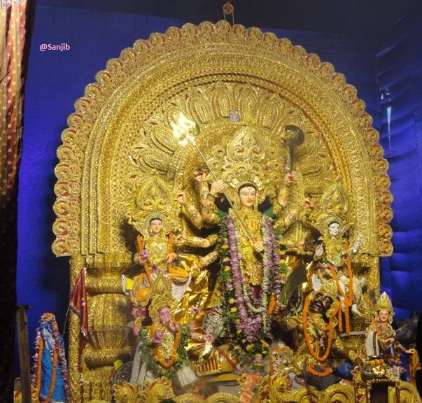 dhal_pradyumna's tweet photo. Enjoy Durga Puja_ Bhubaneswar😆😍😘😛 https://t.co/44TWfcGnKD