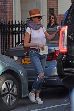 dheldevil888's tweet image. Jennifer Aniston stepped out in New York City (02.10.2017) Part 2

#JenniferAniston #NYC