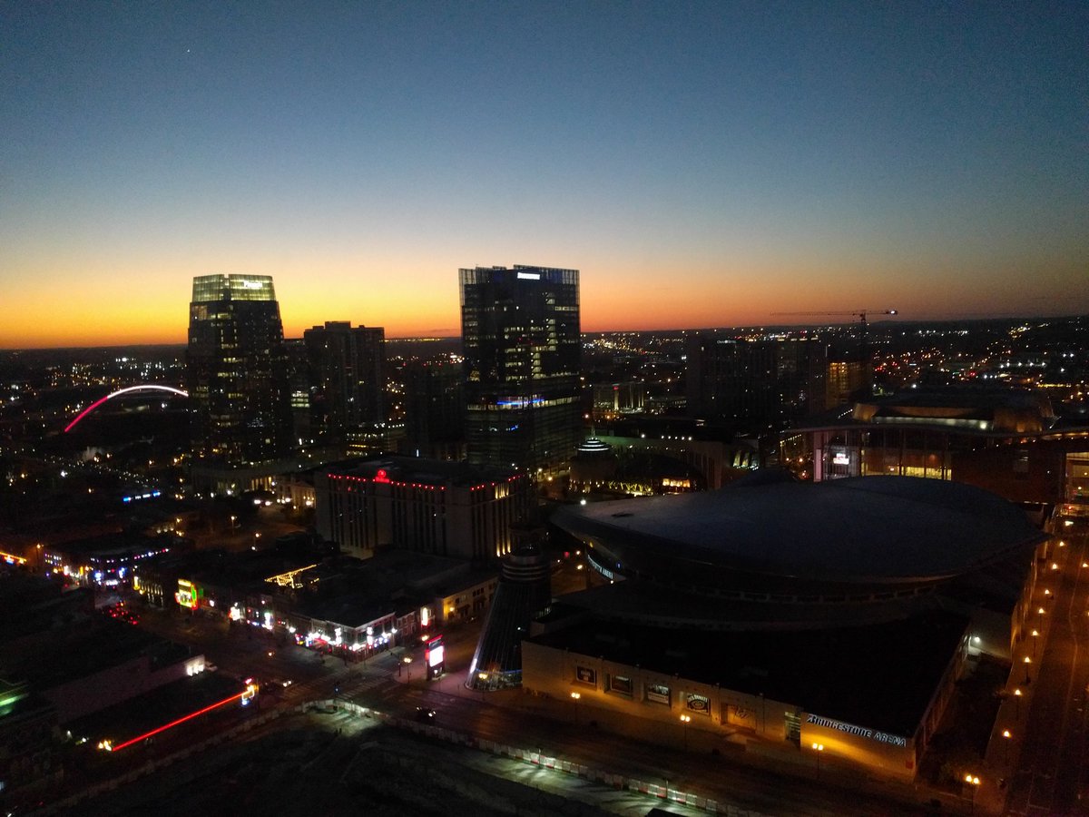 MartinSchamis's tweet photo. Sunrise begins in Nashville https://t.co/JlW06zKClK