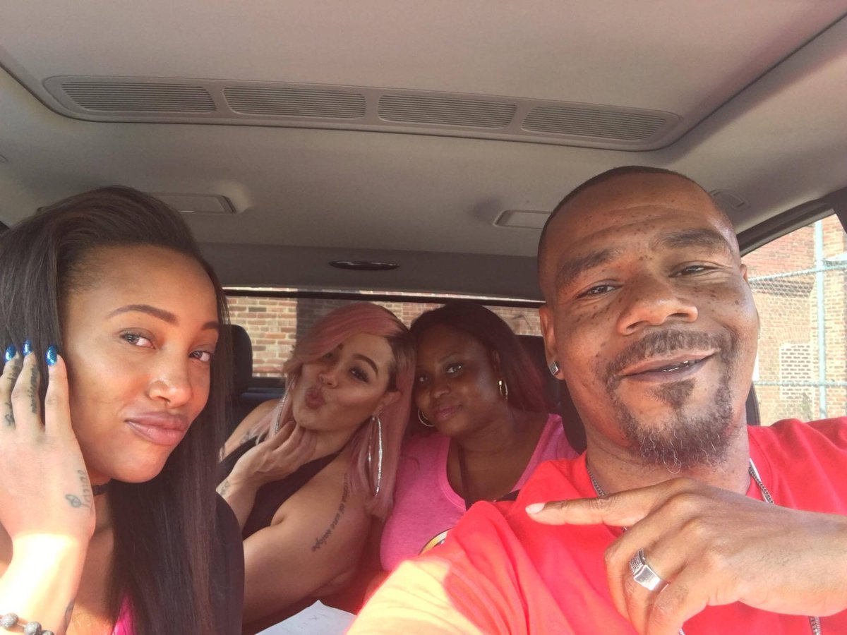 CHLOEBLUE7's tweet photo. I'm also excited about this movie im co-starring in!
#themercedesstory #angelwilliams #abeninazeer #2018 #Baltimore #noglovenolove https://t.co/5UwKMajGC9