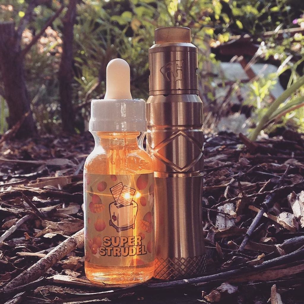 vapersfinest's tweet photo. The so called "Bank Holiday Setup". XXX Mod β’ Goon 1.5 β’ Superstrudel π
#vapeon #mechmod #mechmods #subohm #superstrudel #goonrda #xxxmod⦠https://t.co/Asi5L8BDSi