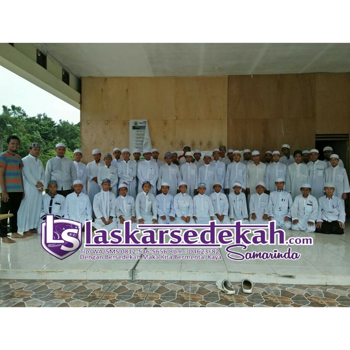 Alhamdulillah.. Telah tersampaikan santunan ke pondok pesantren "Darul Ulum Wadda'wah" di Sambutan, Samarinda. #laskarsedekah #lsaction