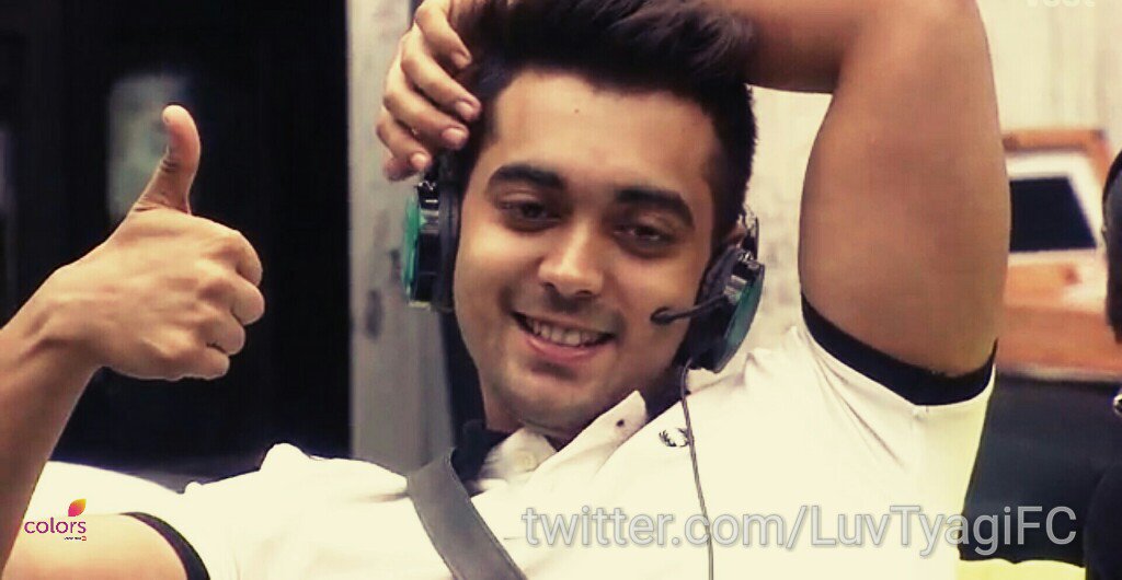 LuvTyagiFC's tweet photo. RT if you believe its going to be all thumbs up for #LuvTyagi in #BiggBoss11 #BB11 #BB11onVoot https://t.co/B6TJSmdnc7