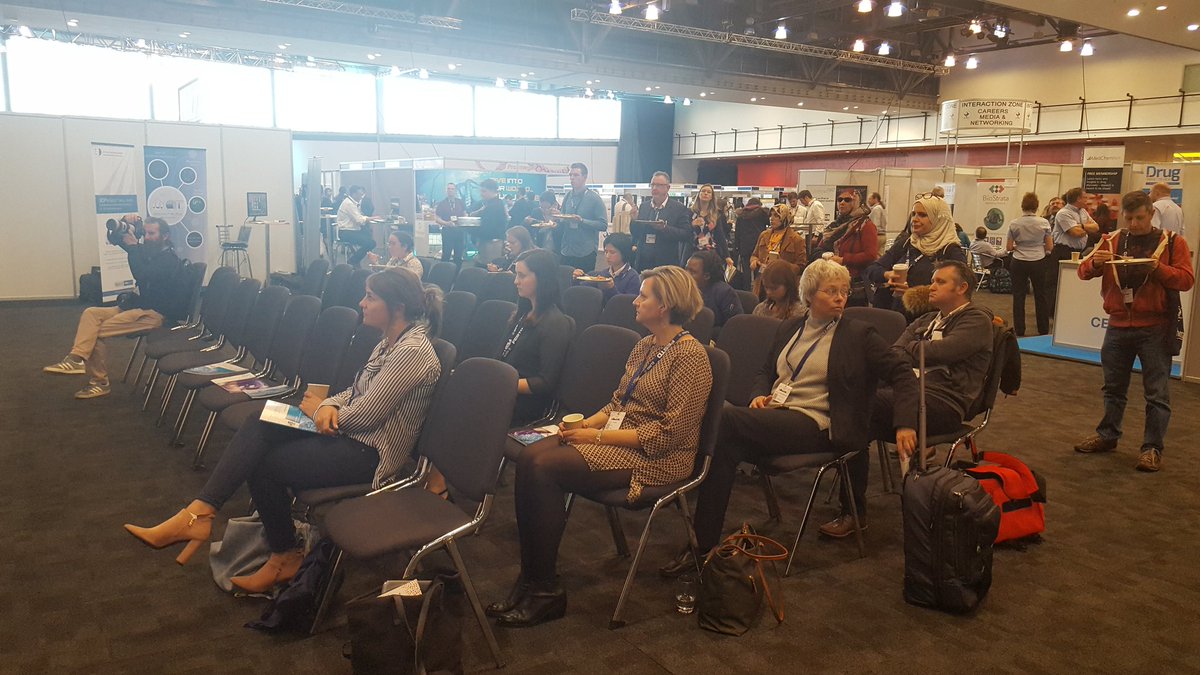 CGutierrez_SLAS's tweet photo. SLAS author's workshop @ELRIG_UK #ELRIGDD17: join us on the exhibition floor now! https://t.co/Abjx9Lus2U