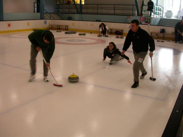 Riprendono gli allenamenti di #curling al #Palasesto. 
Per altre info: jasscc.it Jass Curling Club
#Sesto #pattinaggio