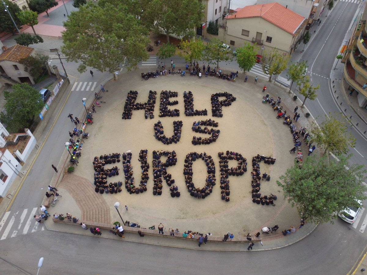 diariARA's tweet photo. Així demanen ajut a Europa un grup de veïns de Sant Antoni de Vilamajor https://t.co/XY3N8Q83Pr https://t.co/scRD3HCbqJ