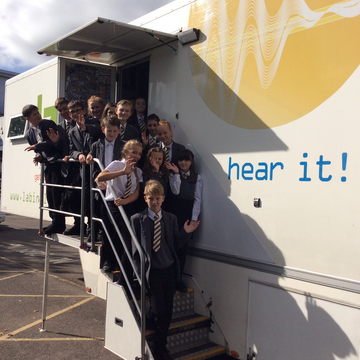 StCenyddScience's tweet photo. Great to have Lab in a Lorry from IOP here with us again. Our Year 8 pupils loved he experiments! Thanks to the volunteers 👍#STEM https://t.co/FYqXUMybMx