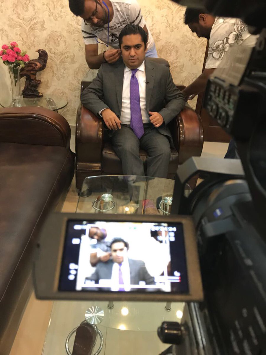 abidwaheedsh's tweet photo. All set for today's interview for a news channel! Stay tuned for details.
#positivity #finaltouchups #makeadifference #Pakistan https://t.co/0aqpUgzvuP