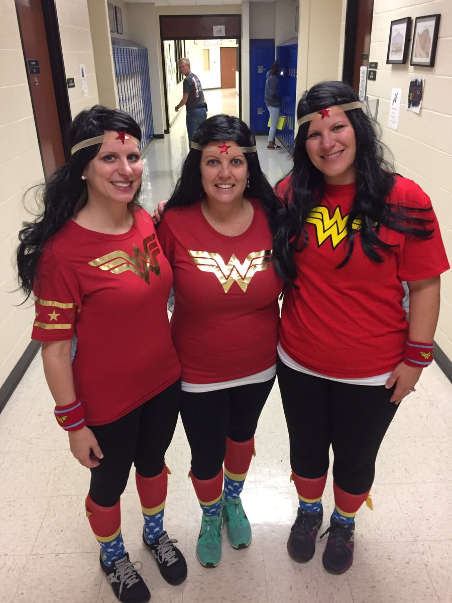 alysiajohnsen's tweet photo. The Wonder Women of Jay Stream! #jsjayhawkway #jsjayhawks #thecrüe #swpsych #wesavetheday https://t.co/H9gMk9ddAP