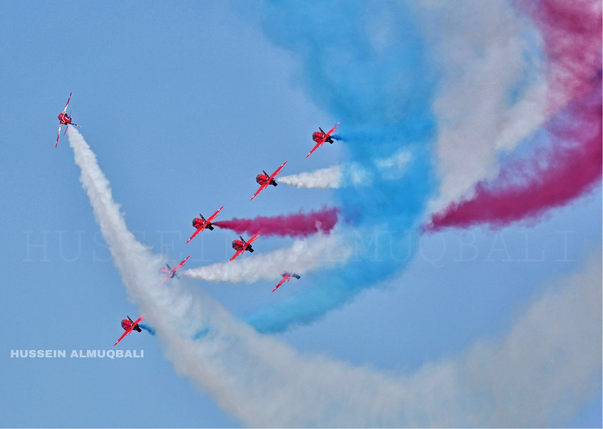 hussein_muqbali's tweet photo. #السهام_الحمراء #مسقط  #القرم #red_arrows #canon #nikon #marketing  #happy
@rafredarrows https://t.co/vfAaSwPOyu