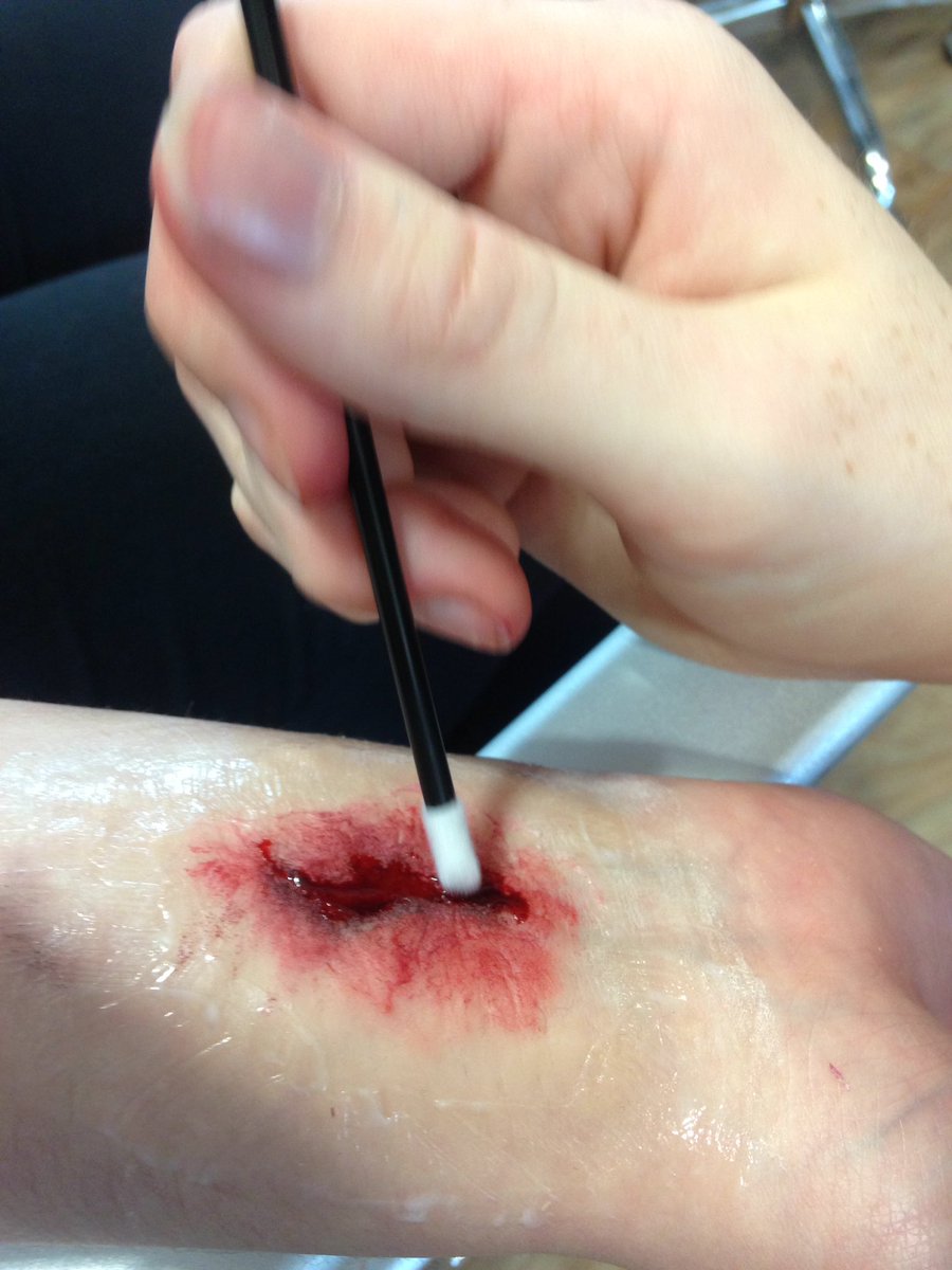 Mommamooch's tweet photo. L3 Theatrical wounds @SolihullCollege #wounds https://t.co/zF12spGRXa