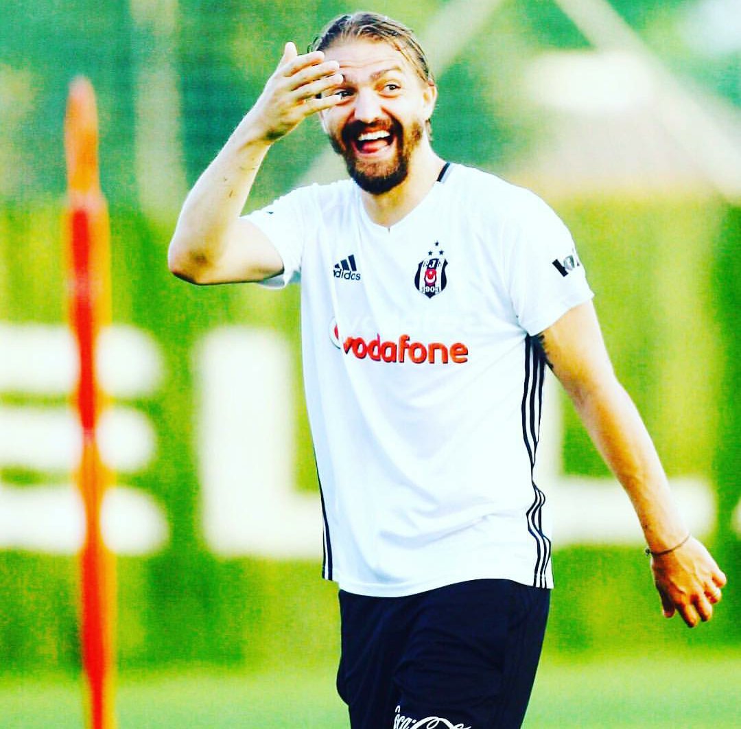 KeremP's tweet photo. Doğum günün kutlu olsun Fişek☇ #YF https://t.co/2IZETFMNdr