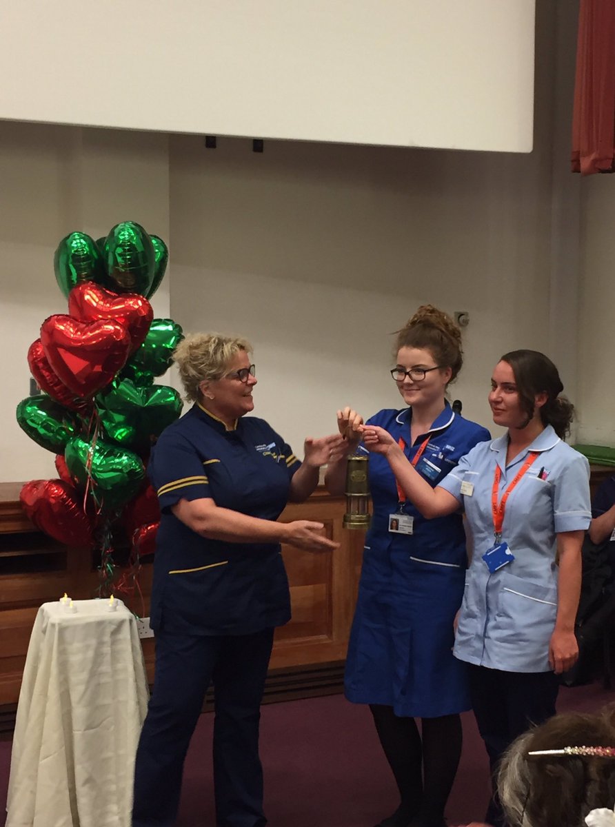ward12_trafford's tweet image. Our fabulous staff nurse Rose receiving the lamp #wisdomknowledgeMCR #MFT